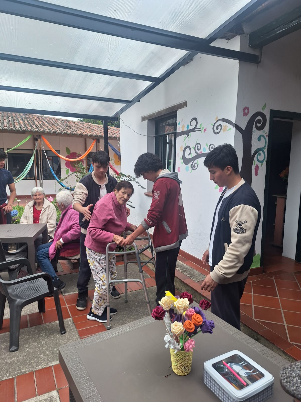 El valor de encontrarse: Intercambio de generaciones, un espacio para compartir y aprender juntos.